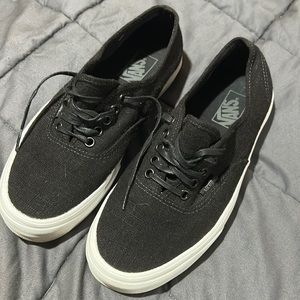 Black vans low top canvas shoes